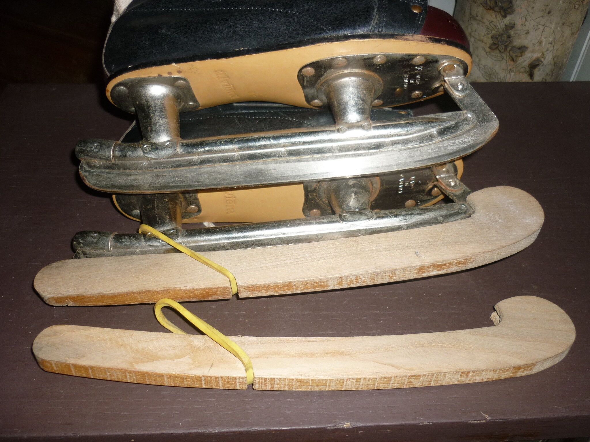 Alviera ice hockey skates - size 37