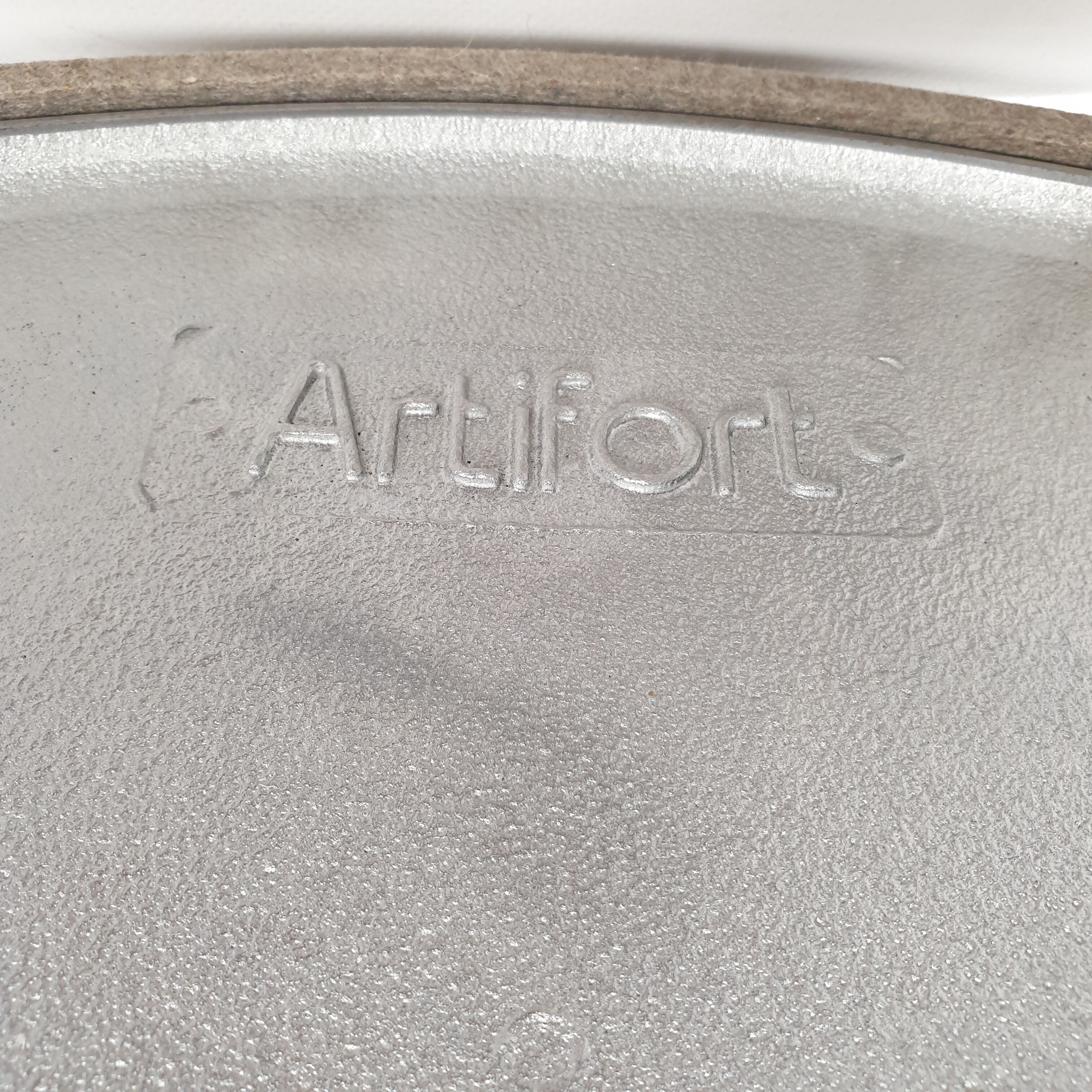 Round dining Table by Pierre Paulin for Artifort, 1980s