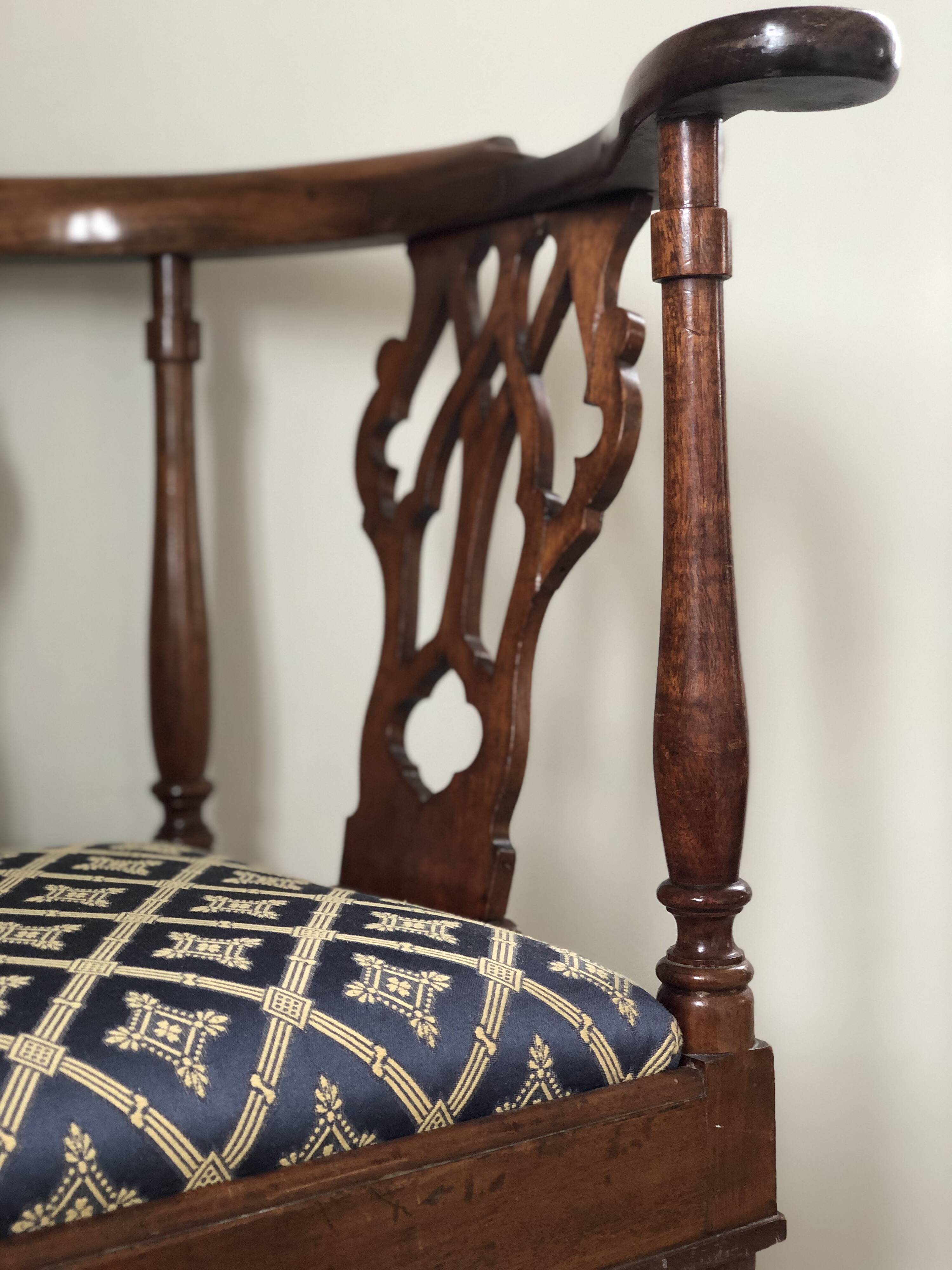 Chaise d'angle géorgienne en acajou sur roulettes, XIXe siècle