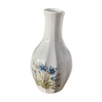 Porcelain vase with floral decoration