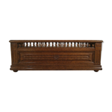 Old planter planter outside wooden box around 1900