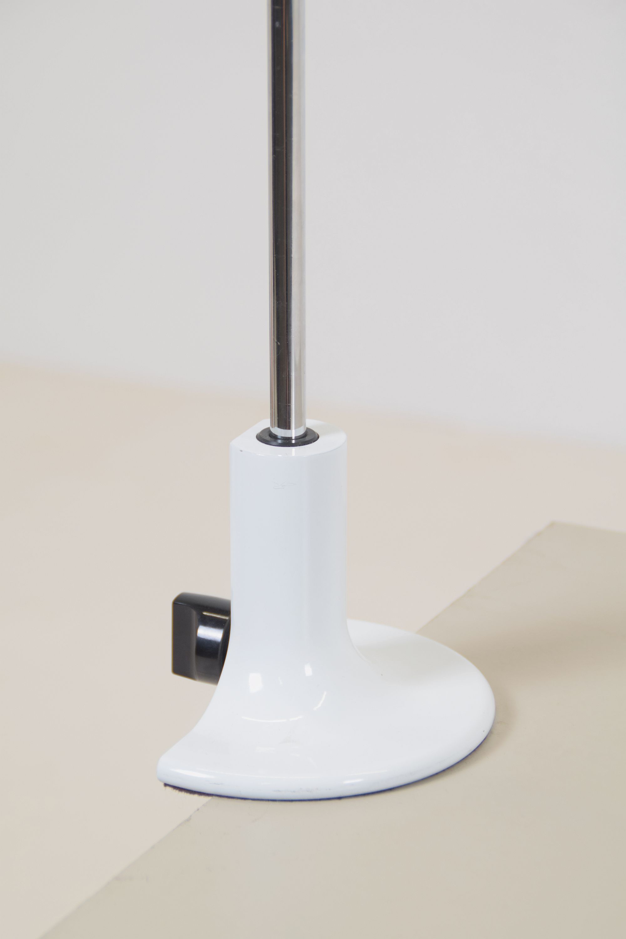 Spider clamp lamp designed by Joe Colombo for Oluce, 1965