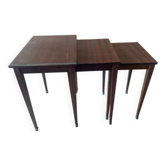 Tables gigognes en bois massif