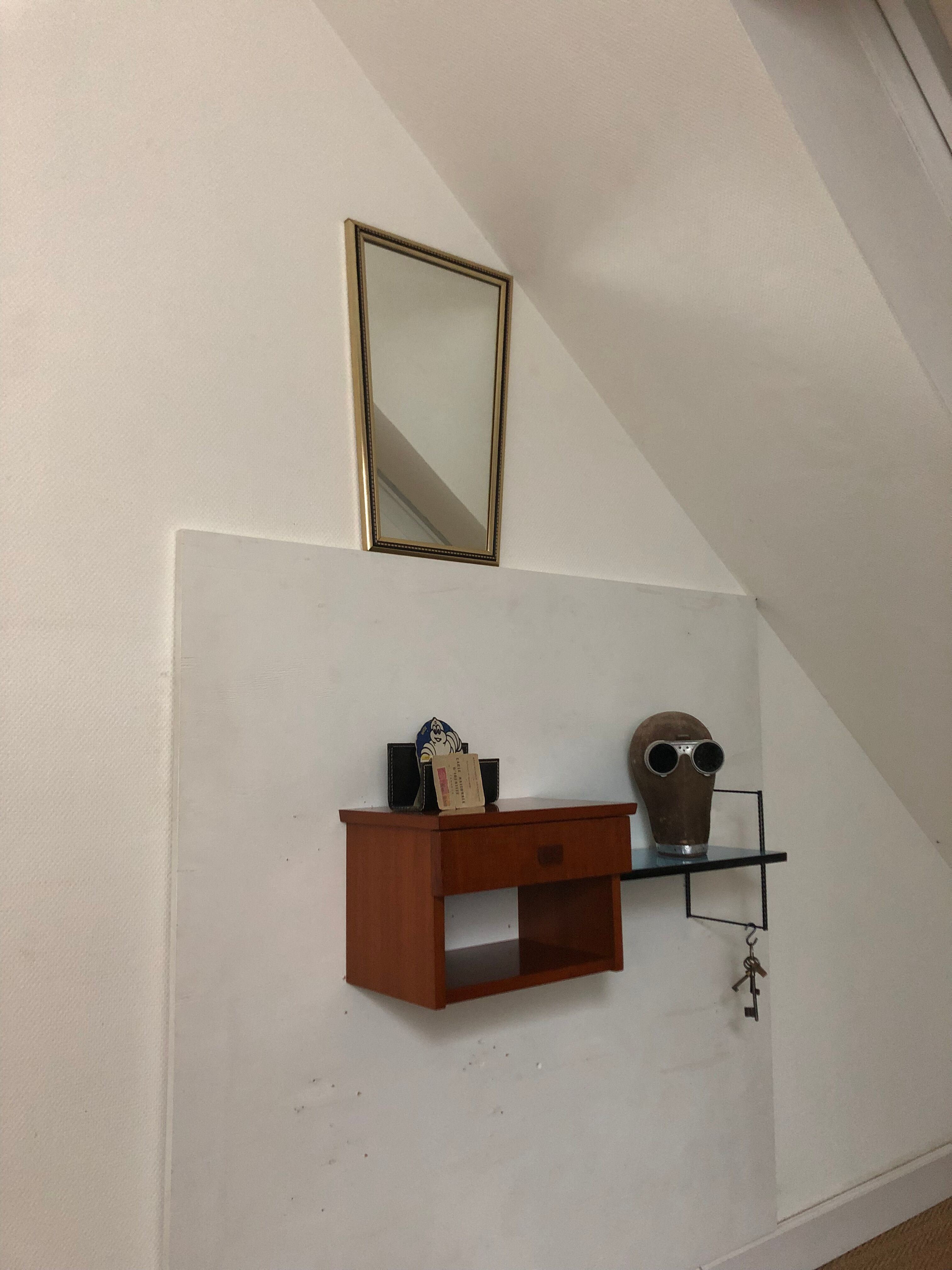 Wall console