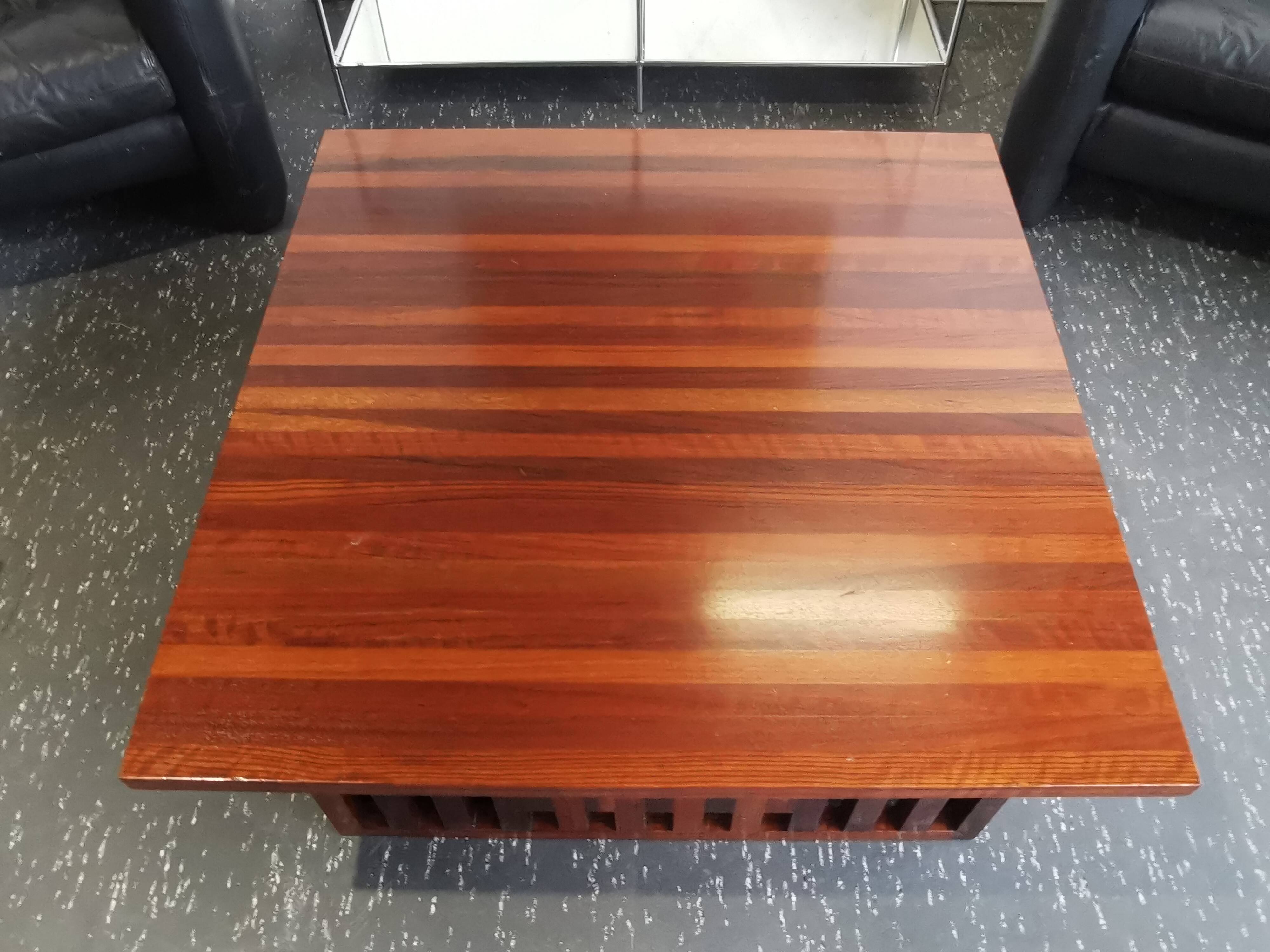 Table basse XL design vintage en bois exotique