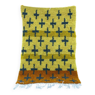 Berber rug in pure wool, handmade, 250x150 cm, made in Morocco.
