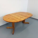 Vintage round pine table from the 60s and 70s with extensions