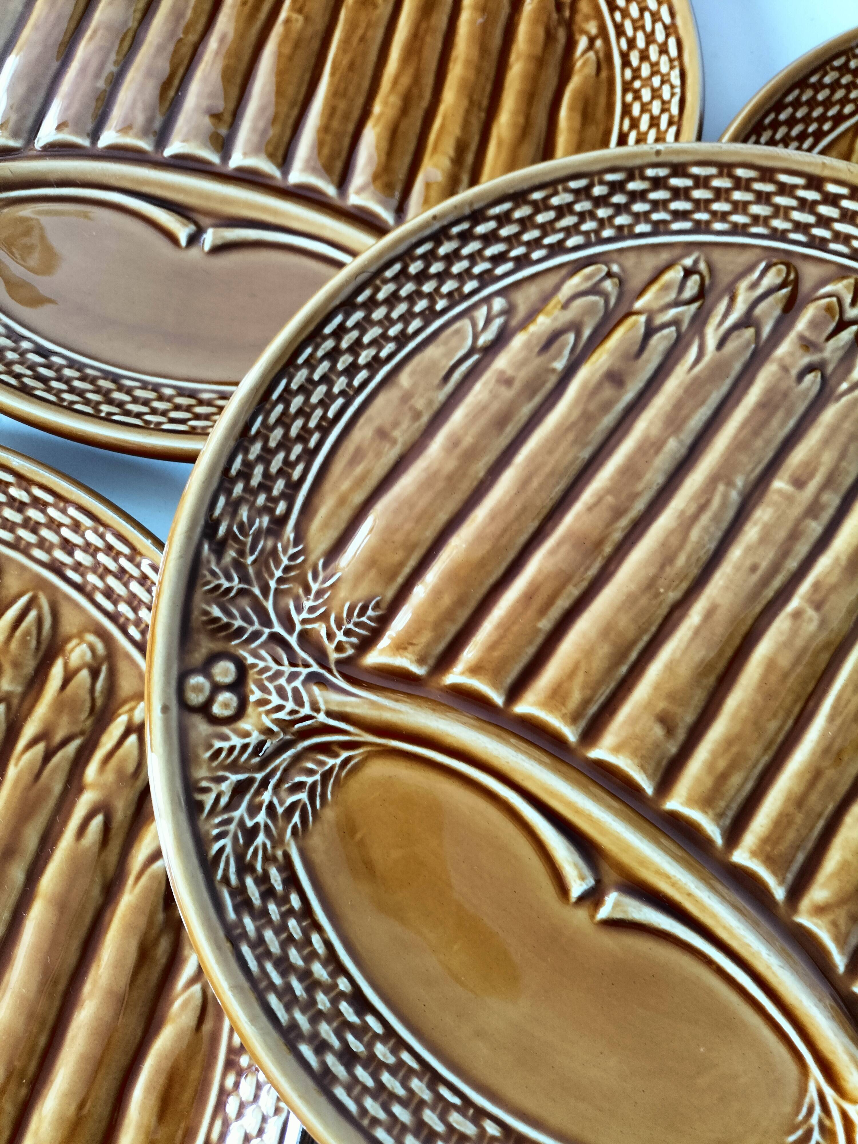 Set of 6 asparagus barbotine plates