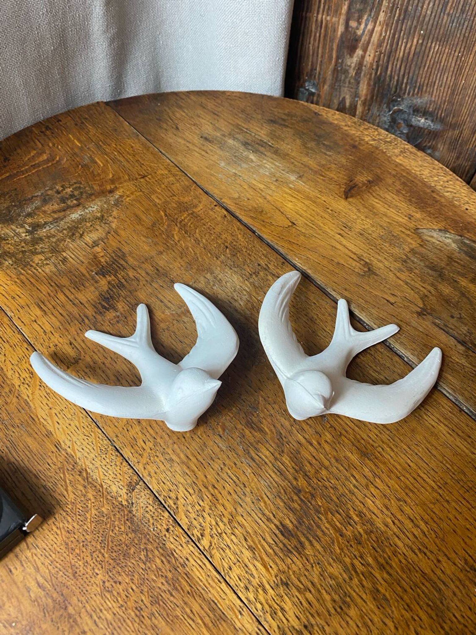 Couple d’hirondelles en plâtre