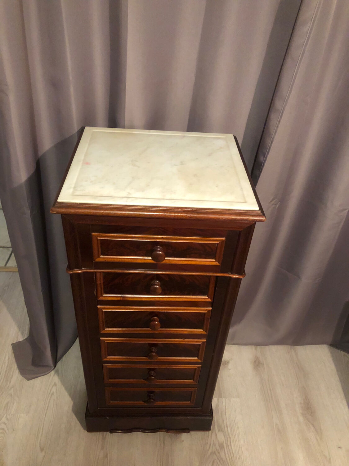 Antique chest of drawers