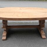 Oval farmhouse table