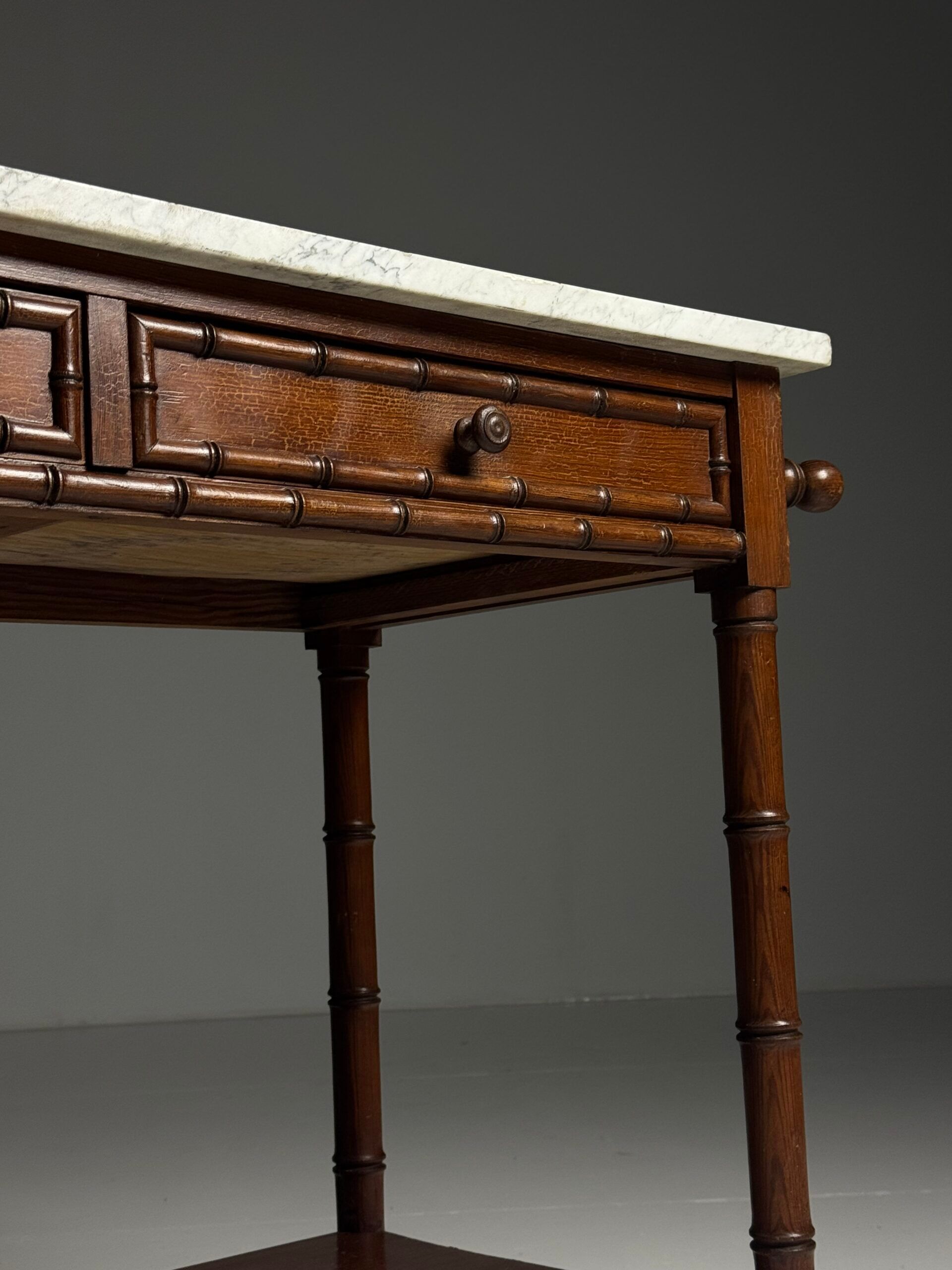 Table d'appoint en faux bambou vers 1900