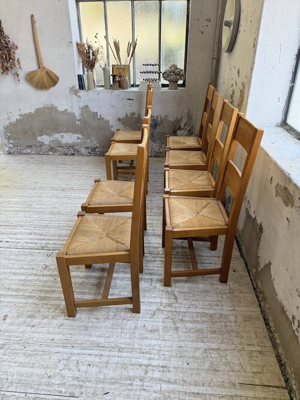 Set of 8 blond oak chairs with straw seats