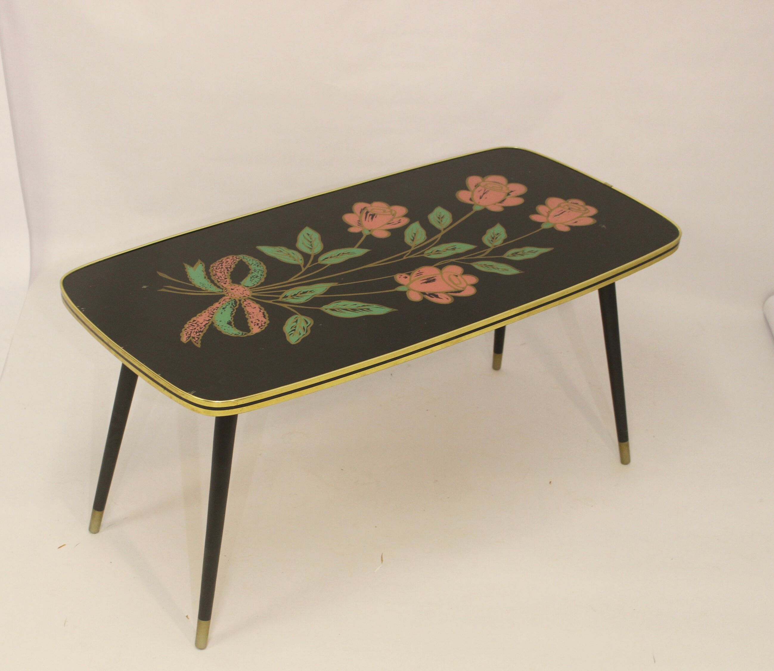 Vintage coffee table year 60 flower patterns
