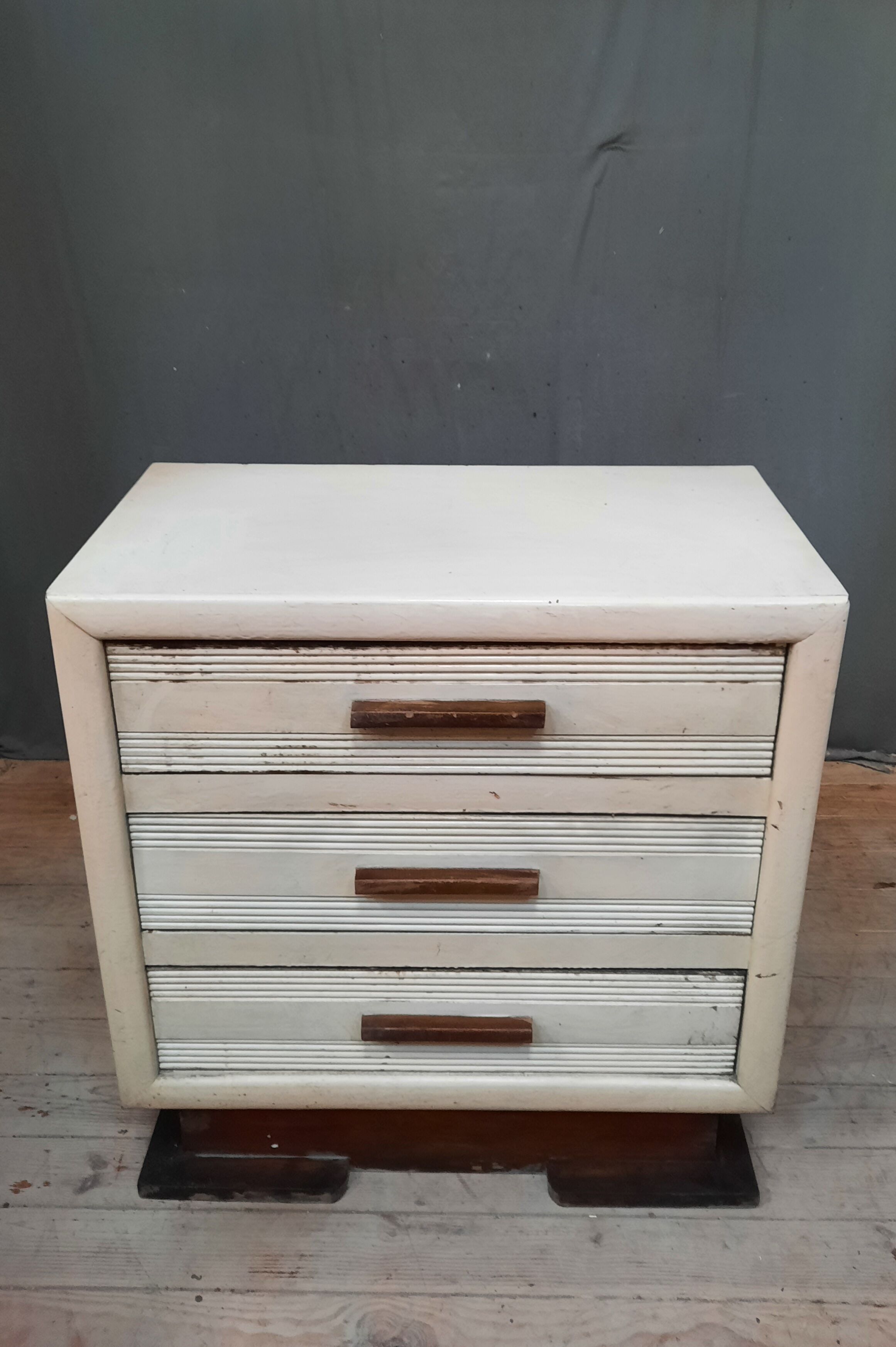 Vintage painted chest of drawers