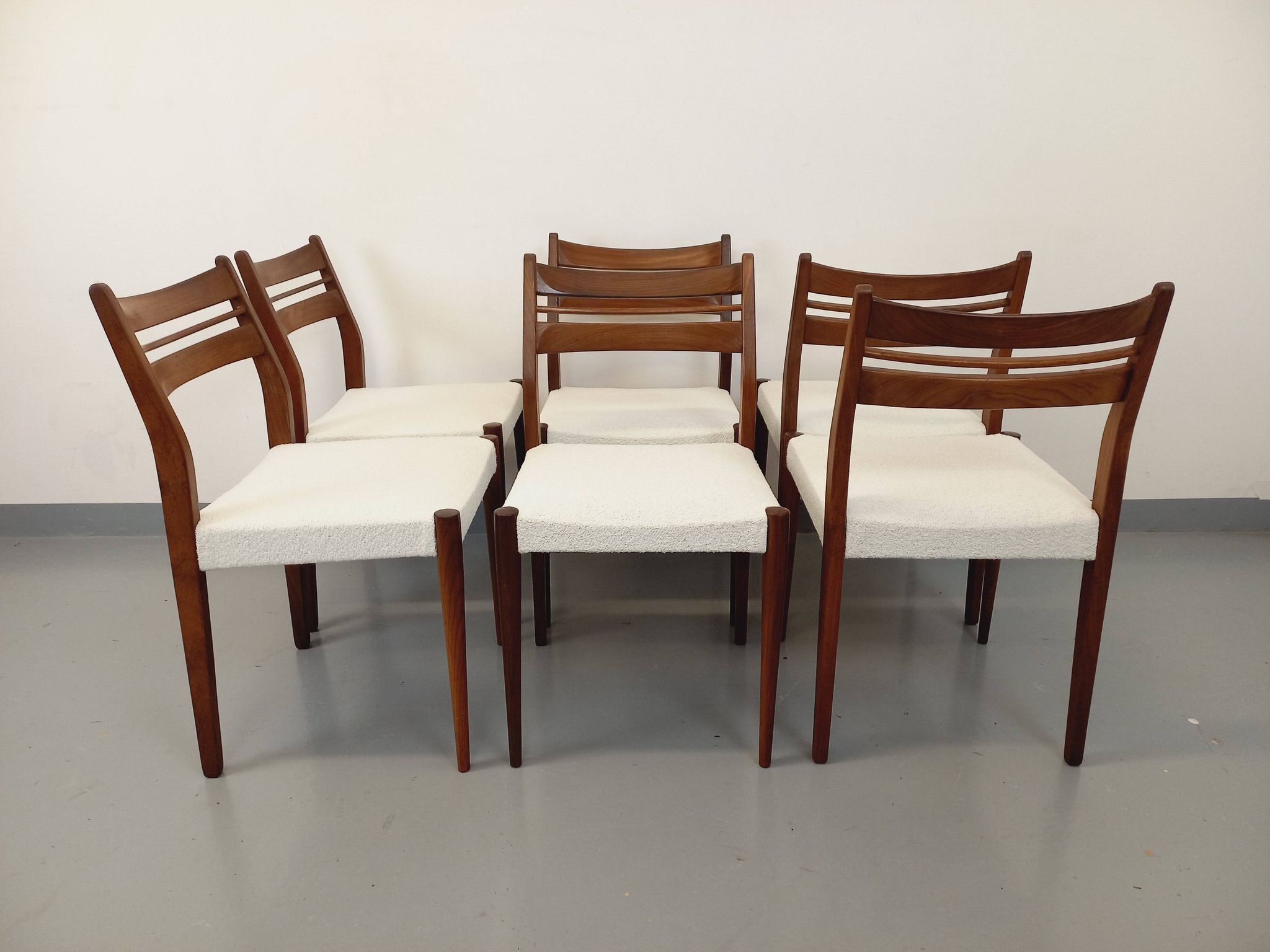 Set of 6 vintage Scandinavian chairs in teak and bouclette fabric from the 60s