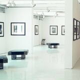 Large banc ottoman Carla Sozzani à Milan velour de mohair 1990