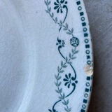 Iron earth plate