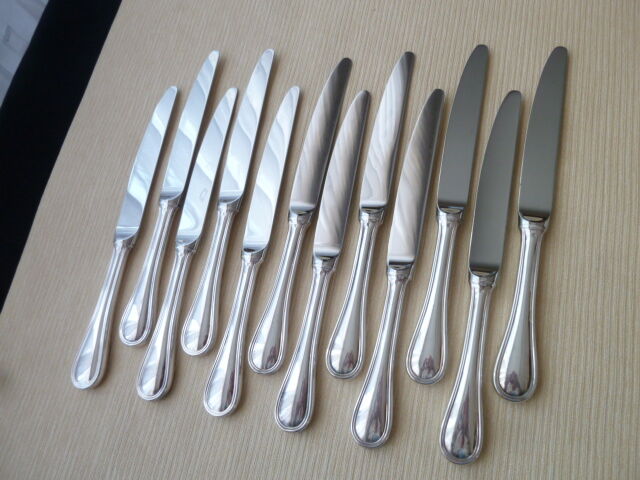 Box of 12 table knives in stainless steel and silver metal