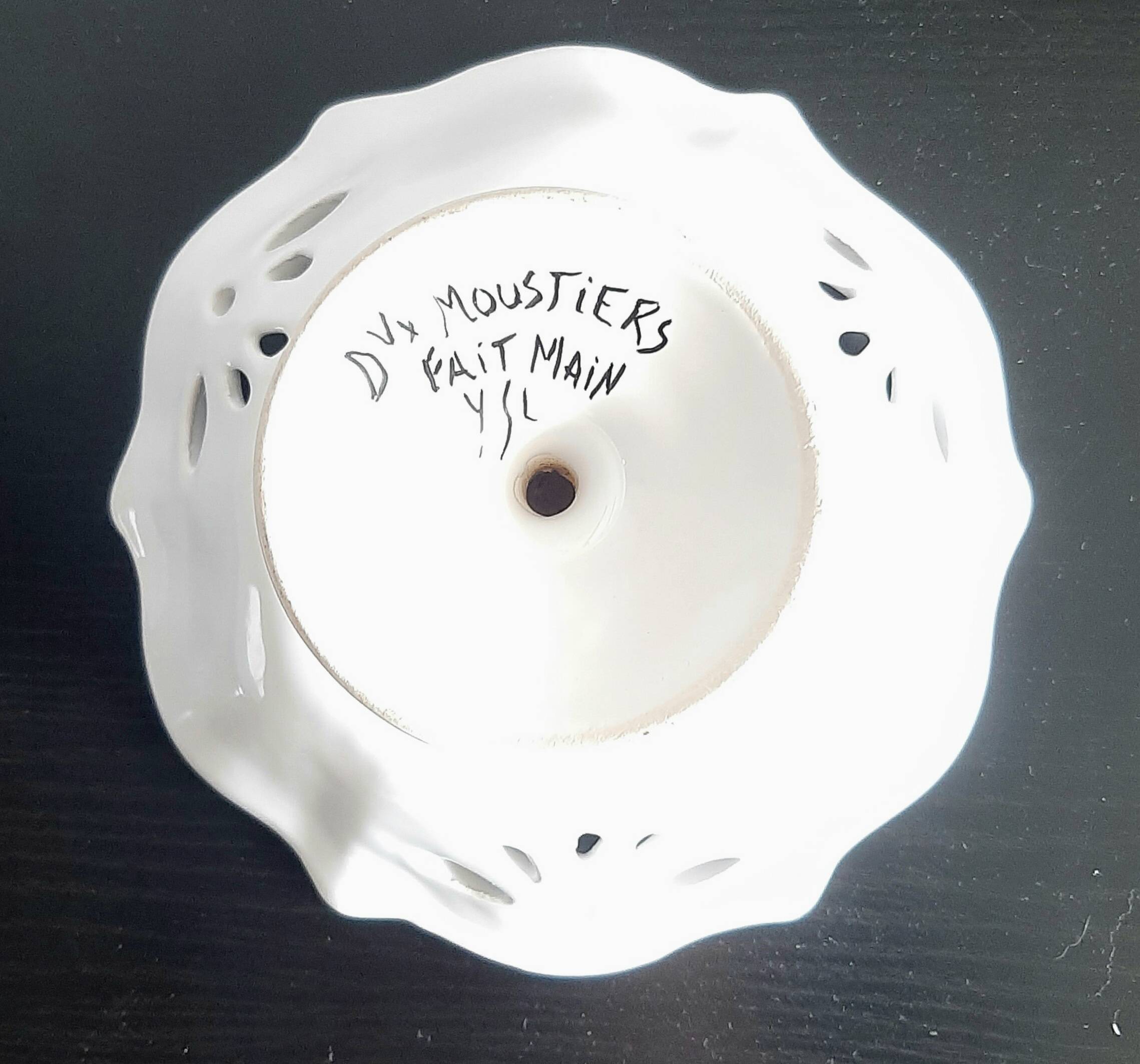 Small porcelain fruit bowl from Moustiers Ysl