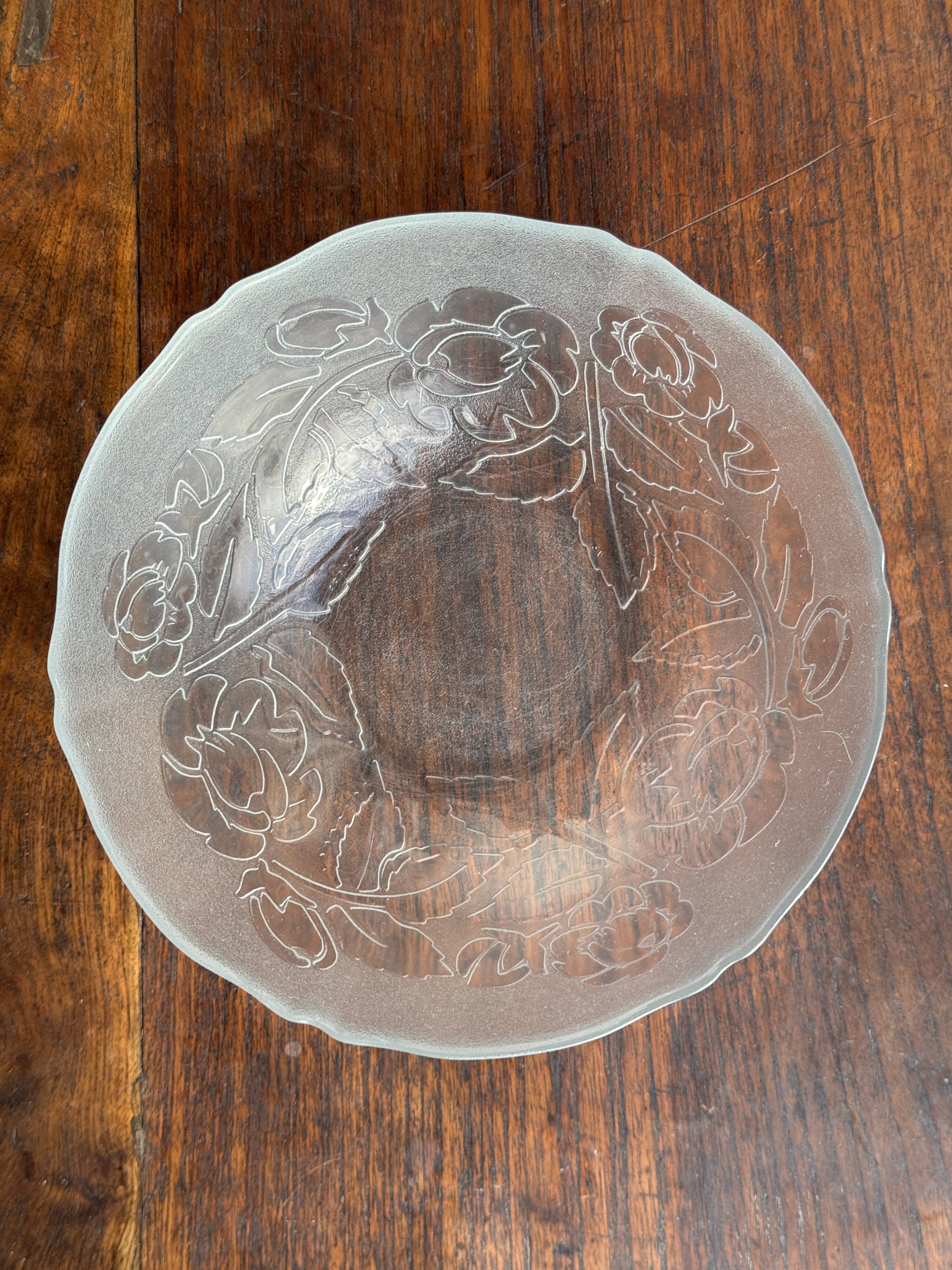 Vintage salad bowl with stylised rose pattern D23 H10