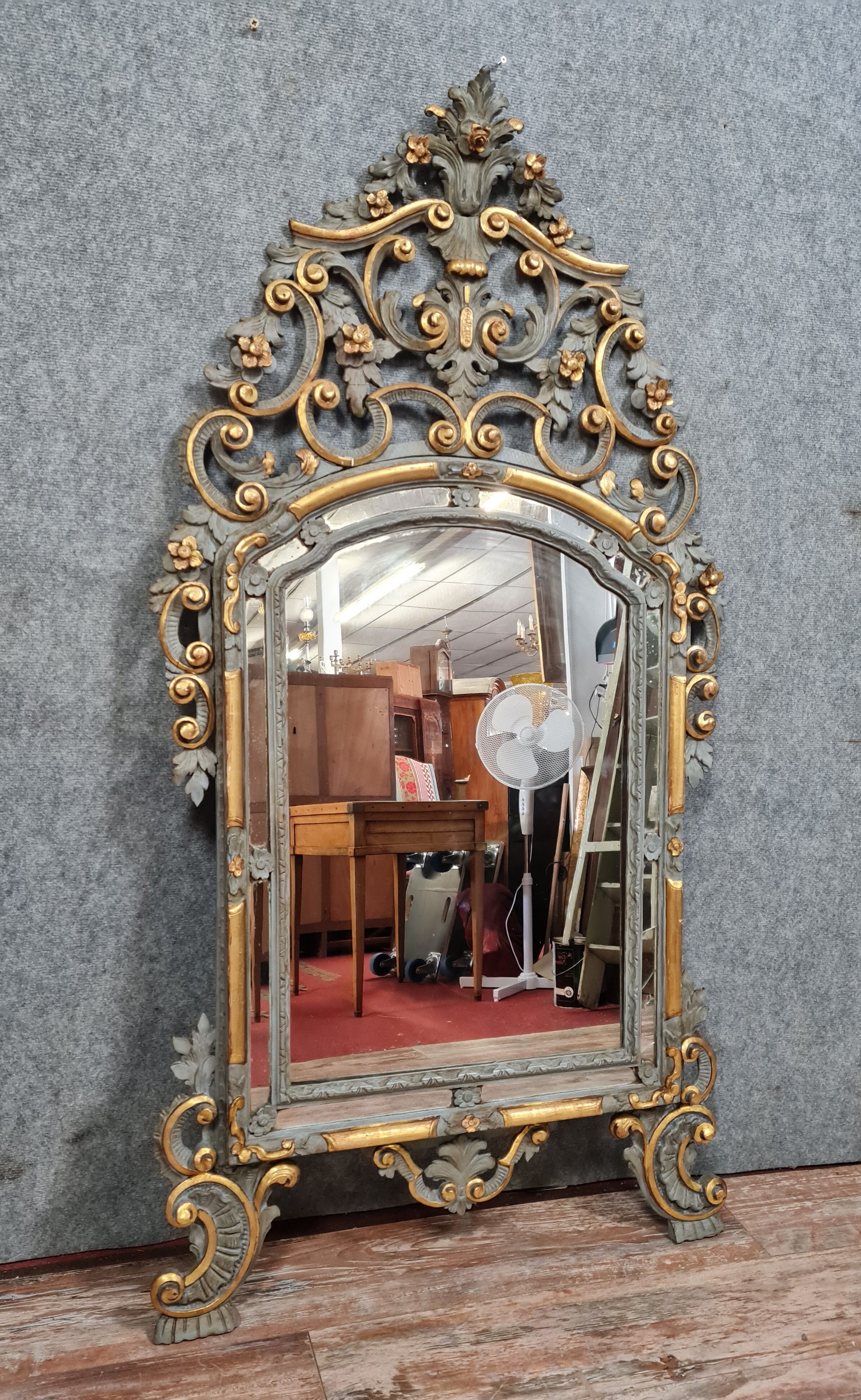 Mirror Louis XV / Regency in gilded and lacquered wood around 1850