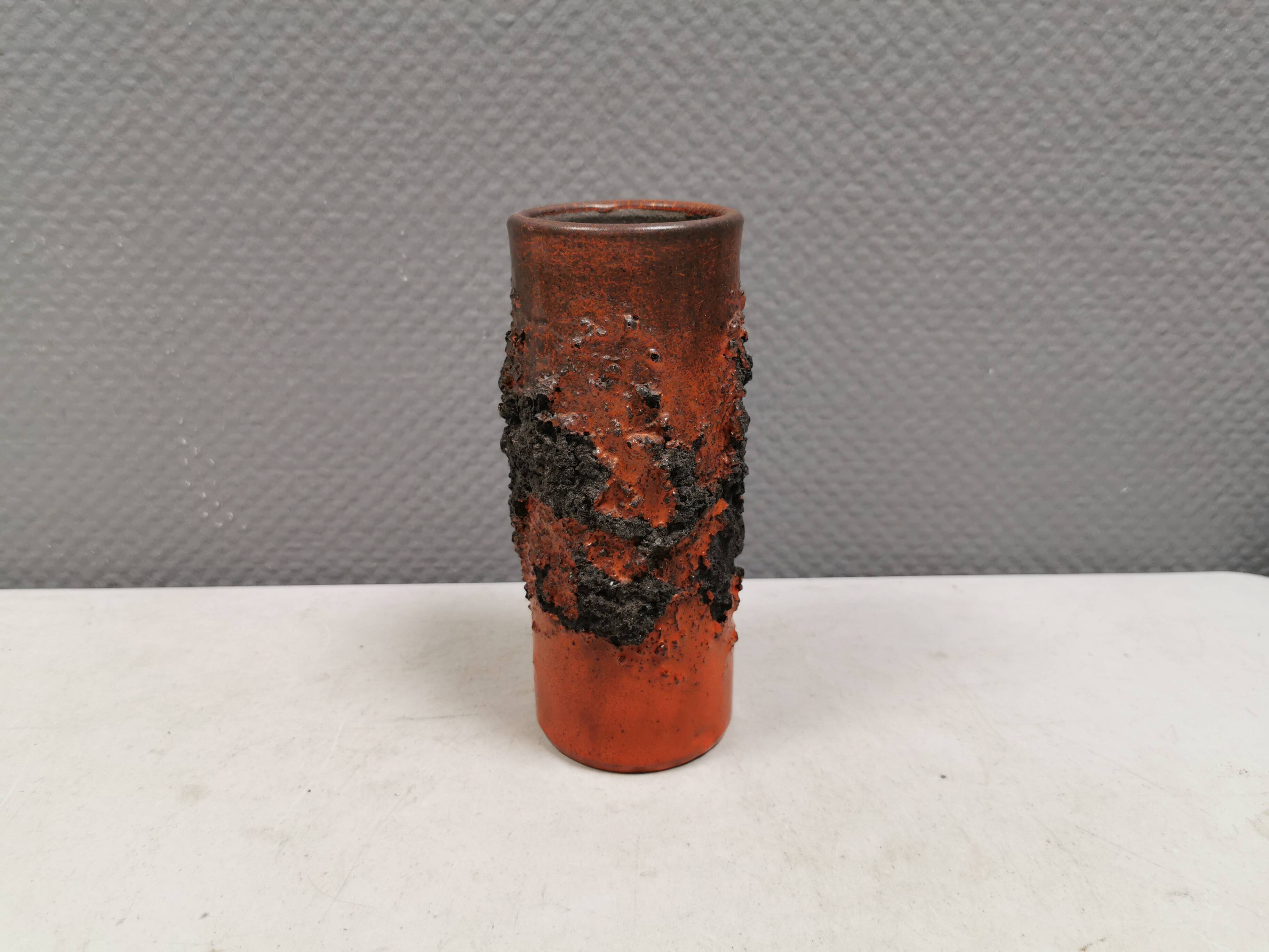 Vase en lave rare. Islande années 1970.