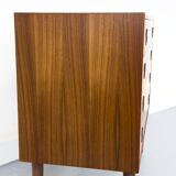 Commode en teck par Hansen et Guldborg, années 1960.