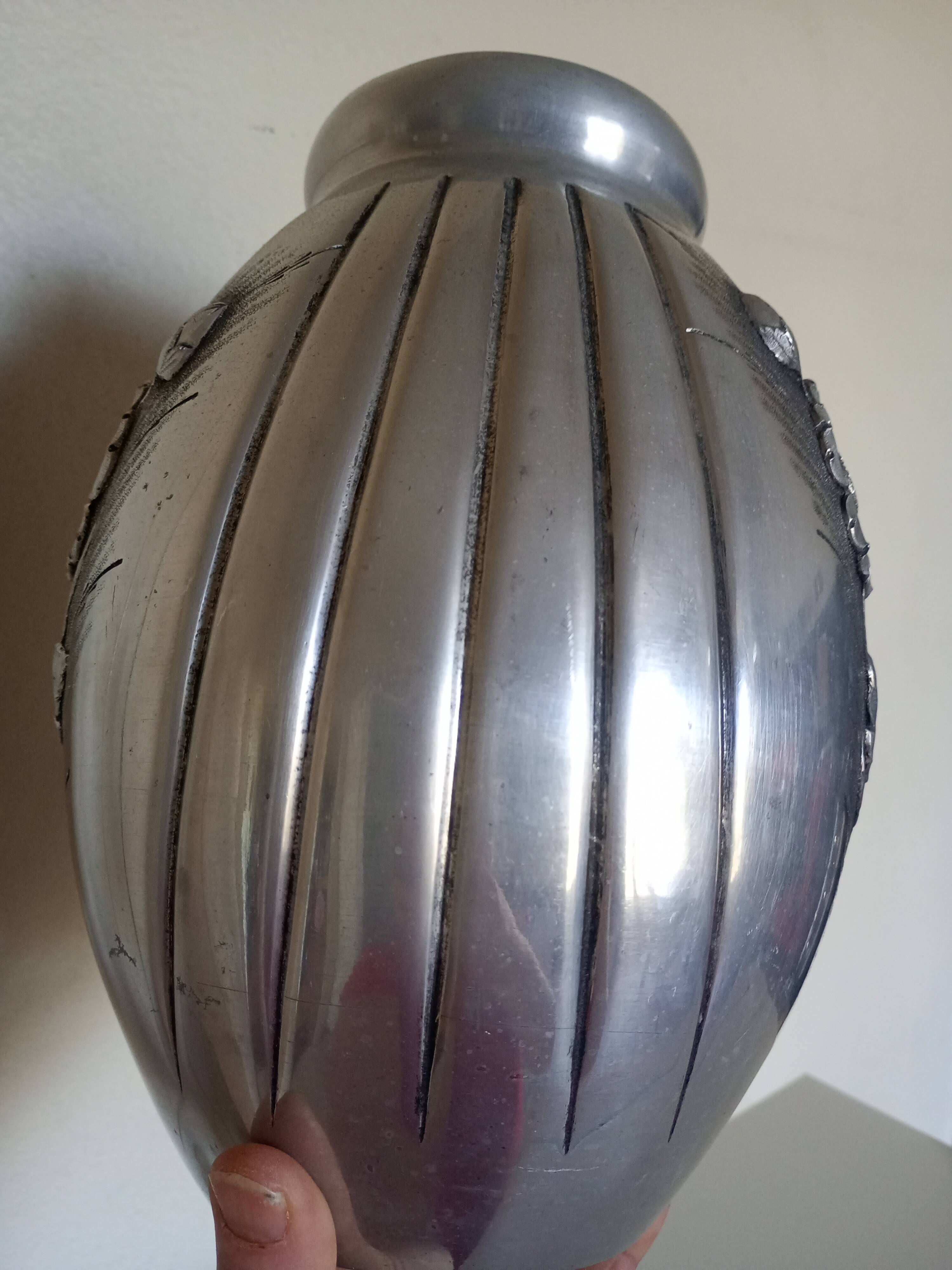 Aliometal Artistic Edition Irman - Relief Flower Vase - Aluminum