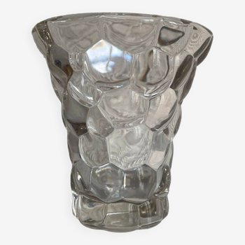 Vase en verre signé Pierre d'Avesn modèle nid d'abeille