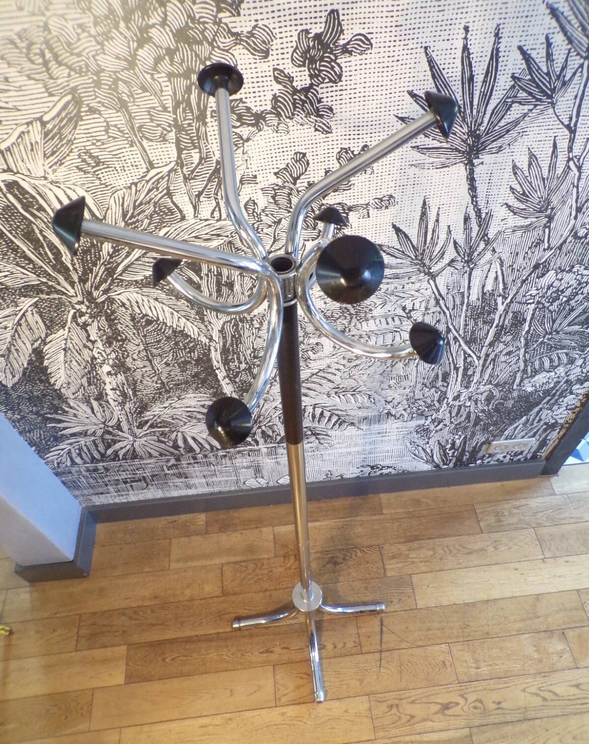 Chrome metal coat rack parrot