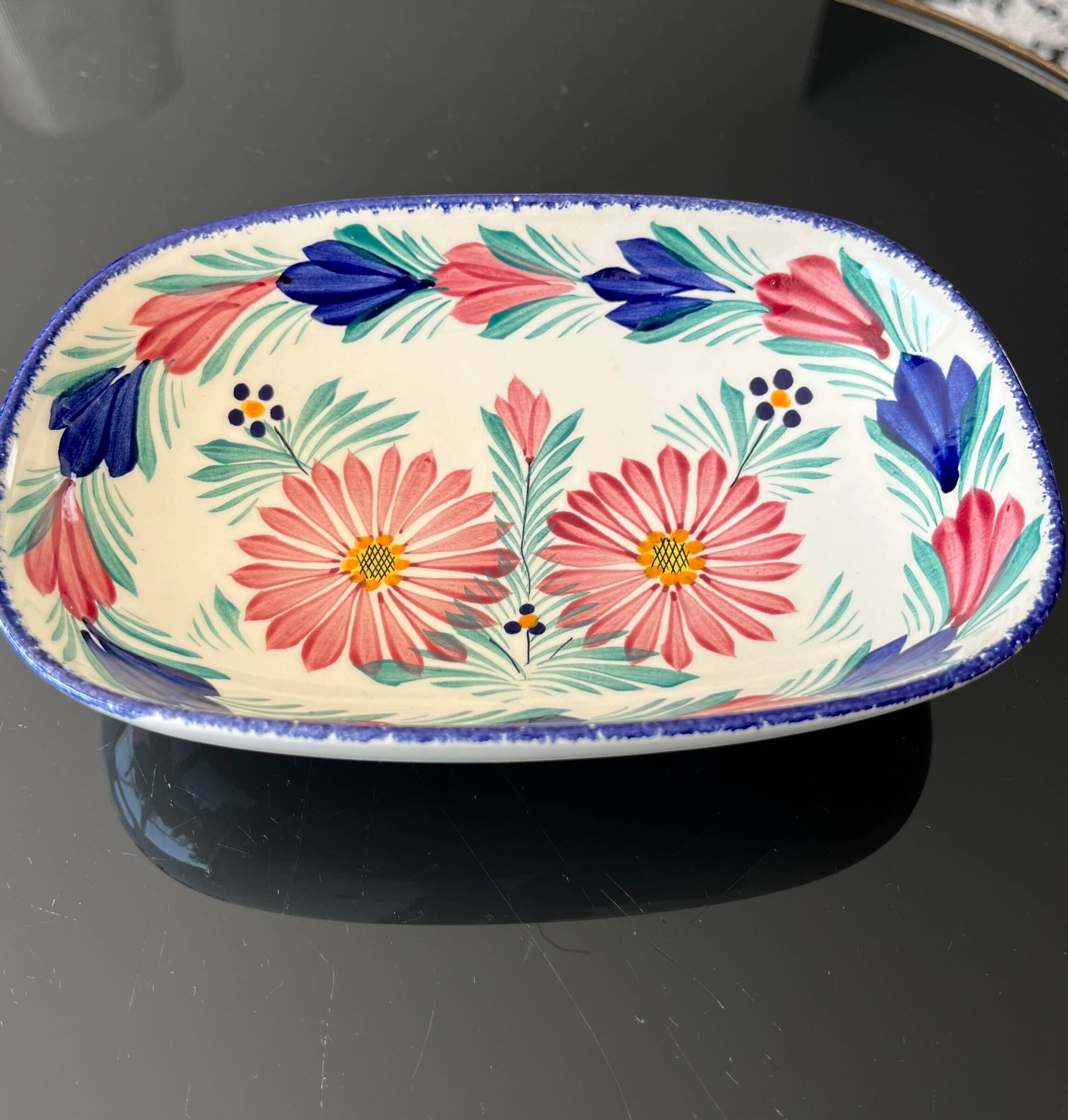 Ravier ashtray Faïencerie de Quimper, HB Henriot - floral decoration