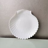 White ceramic dish shaped like 80s shells