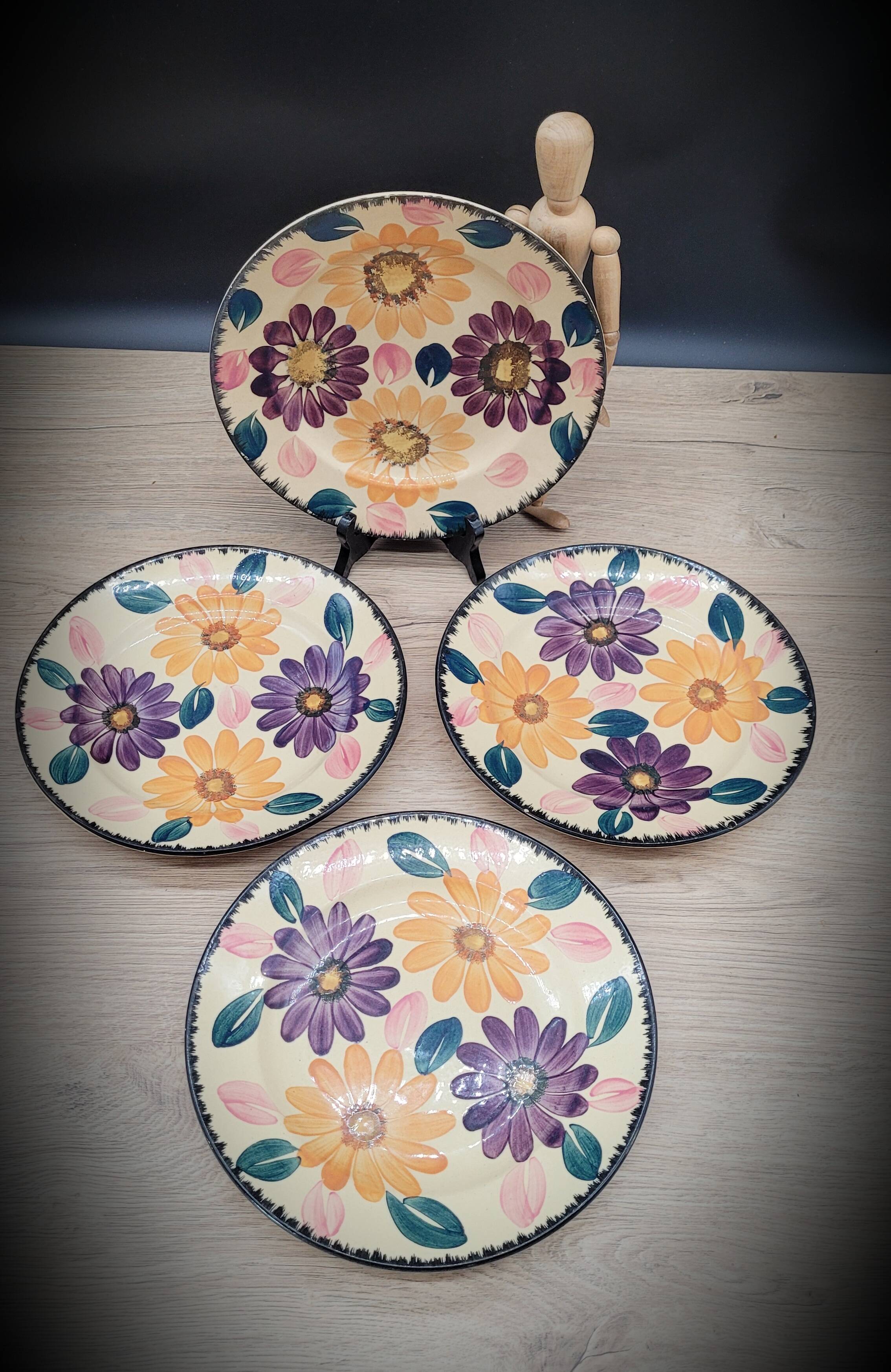 Set 4 flat plates Balkan Van Gogh