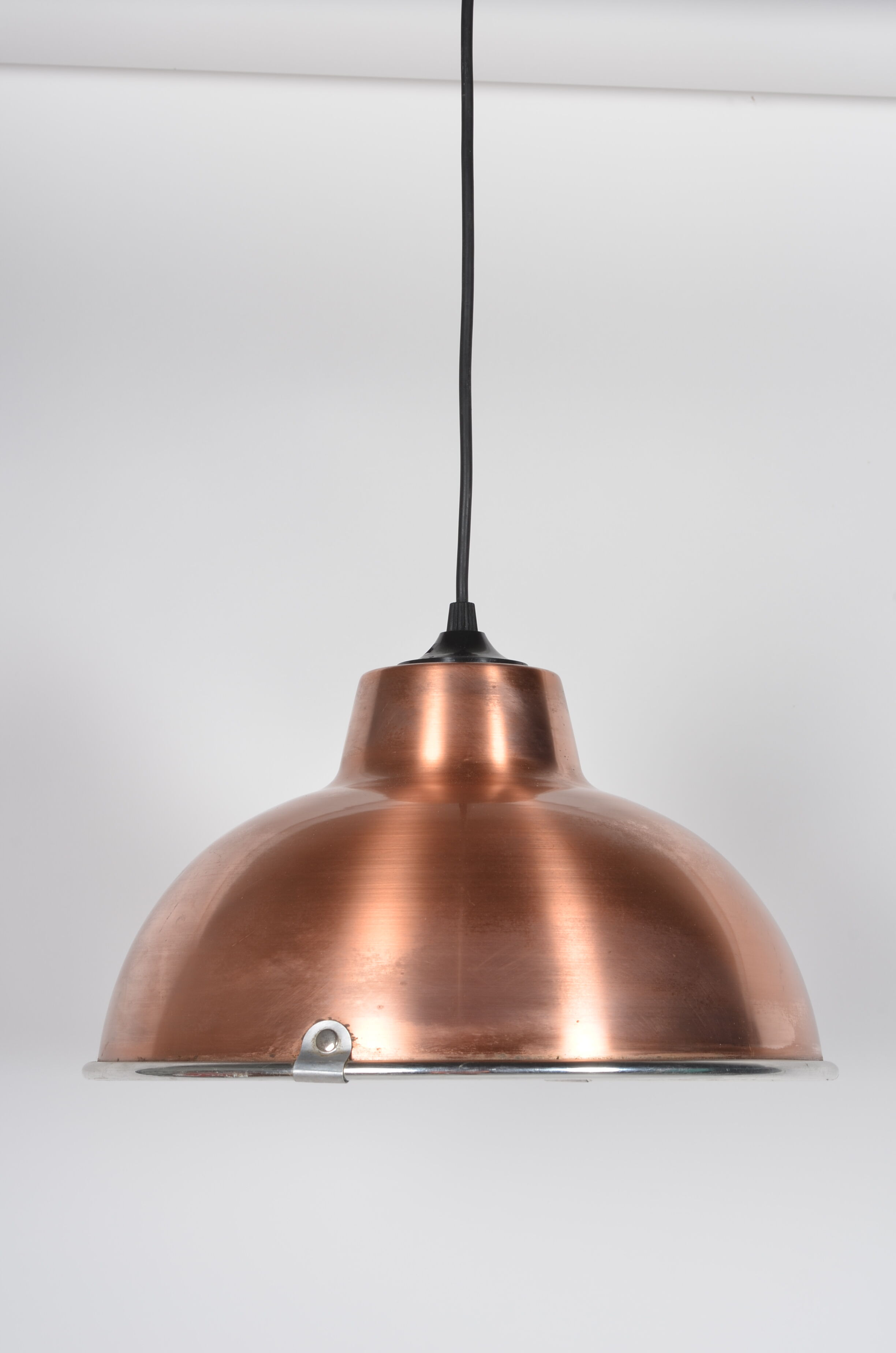 Pink copper aspect suspension