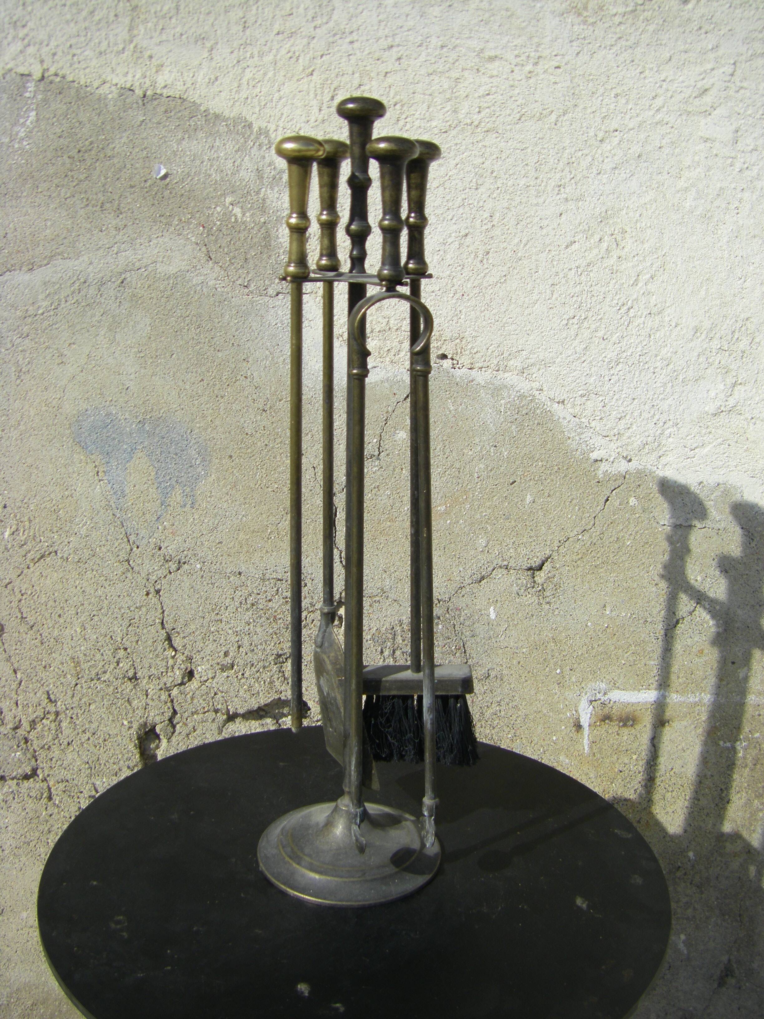 Vintage fireplace servant