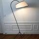 Lampadaire tripode et porte revue 1950