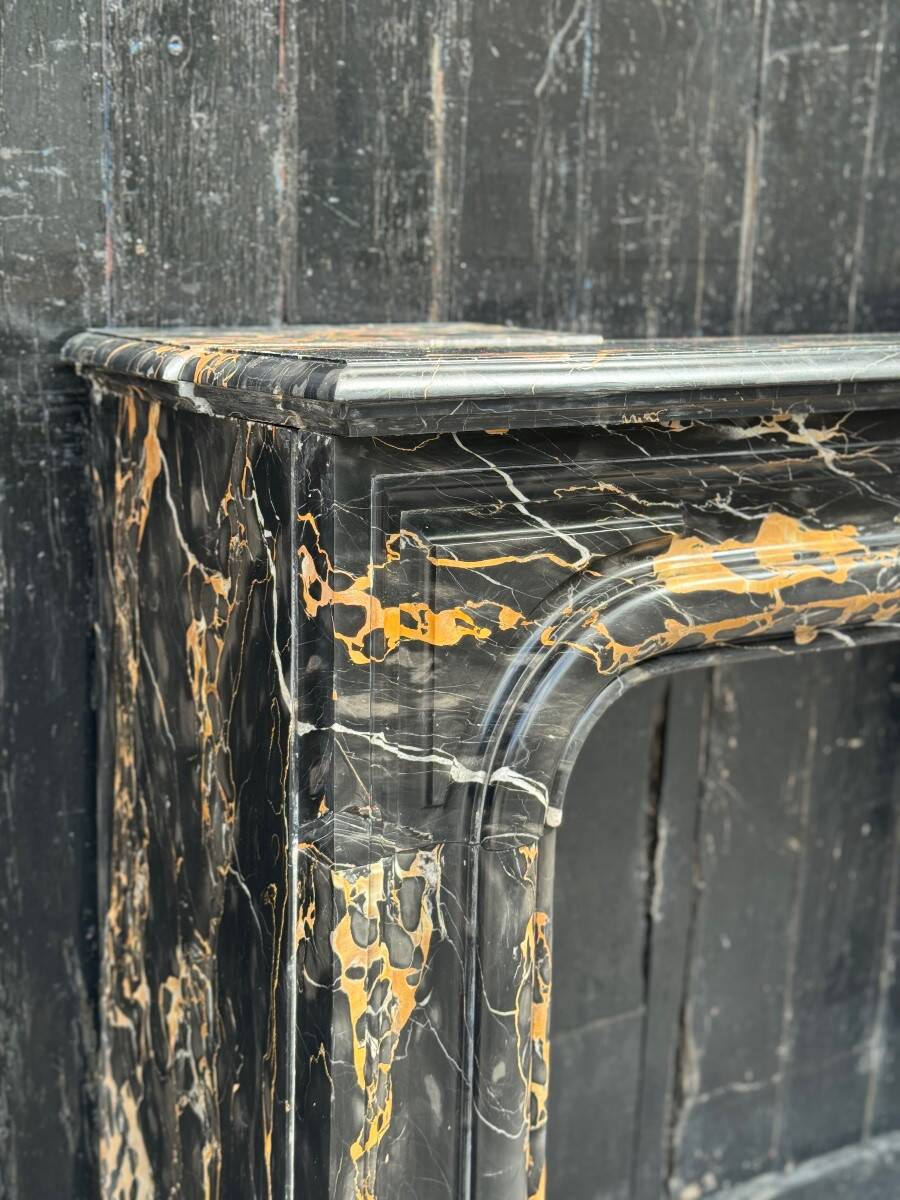 Louis XIV fireplace in Portor marble, circa 1880