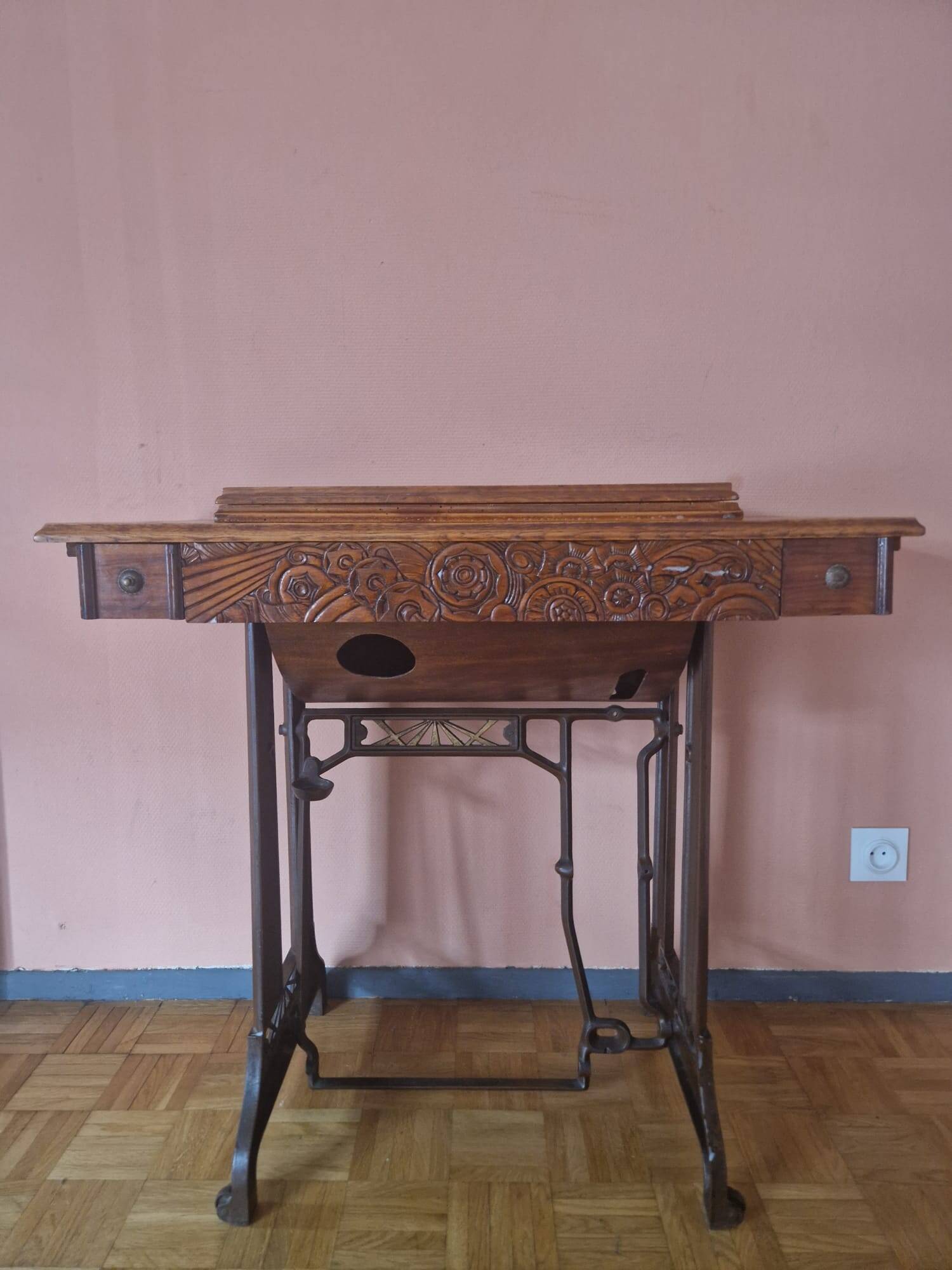 Sewing machine table