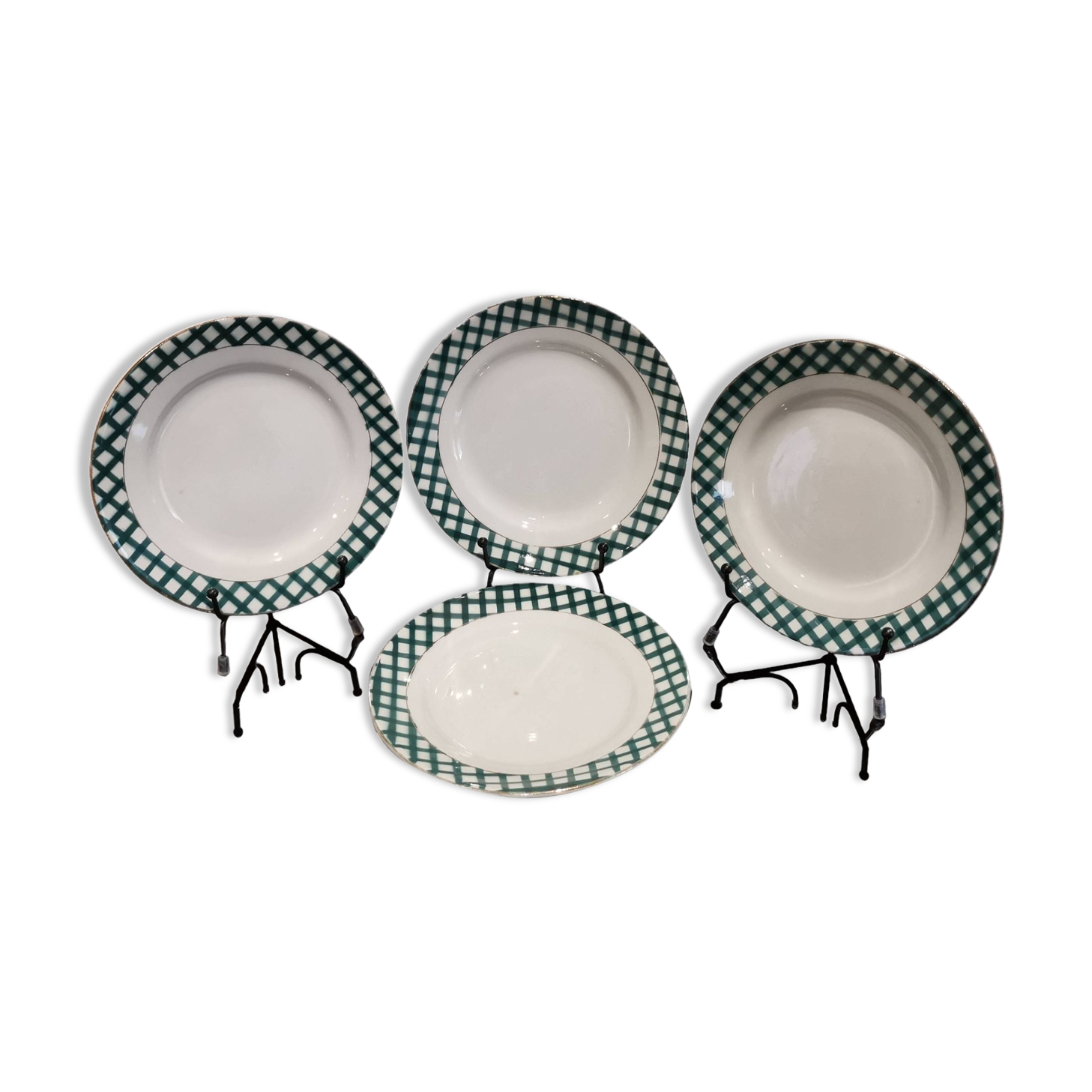 4 Sarreguemines and Digoin Scossais dessert plates