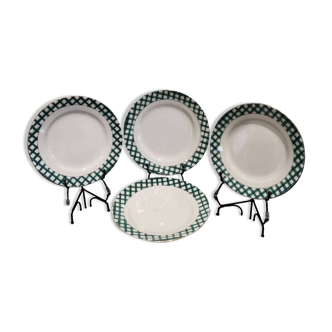 4 Sarreguemines and Digoin Scossais dessert plates