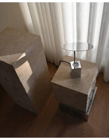 Reflect table lamp in chrome metal, contemporary work.