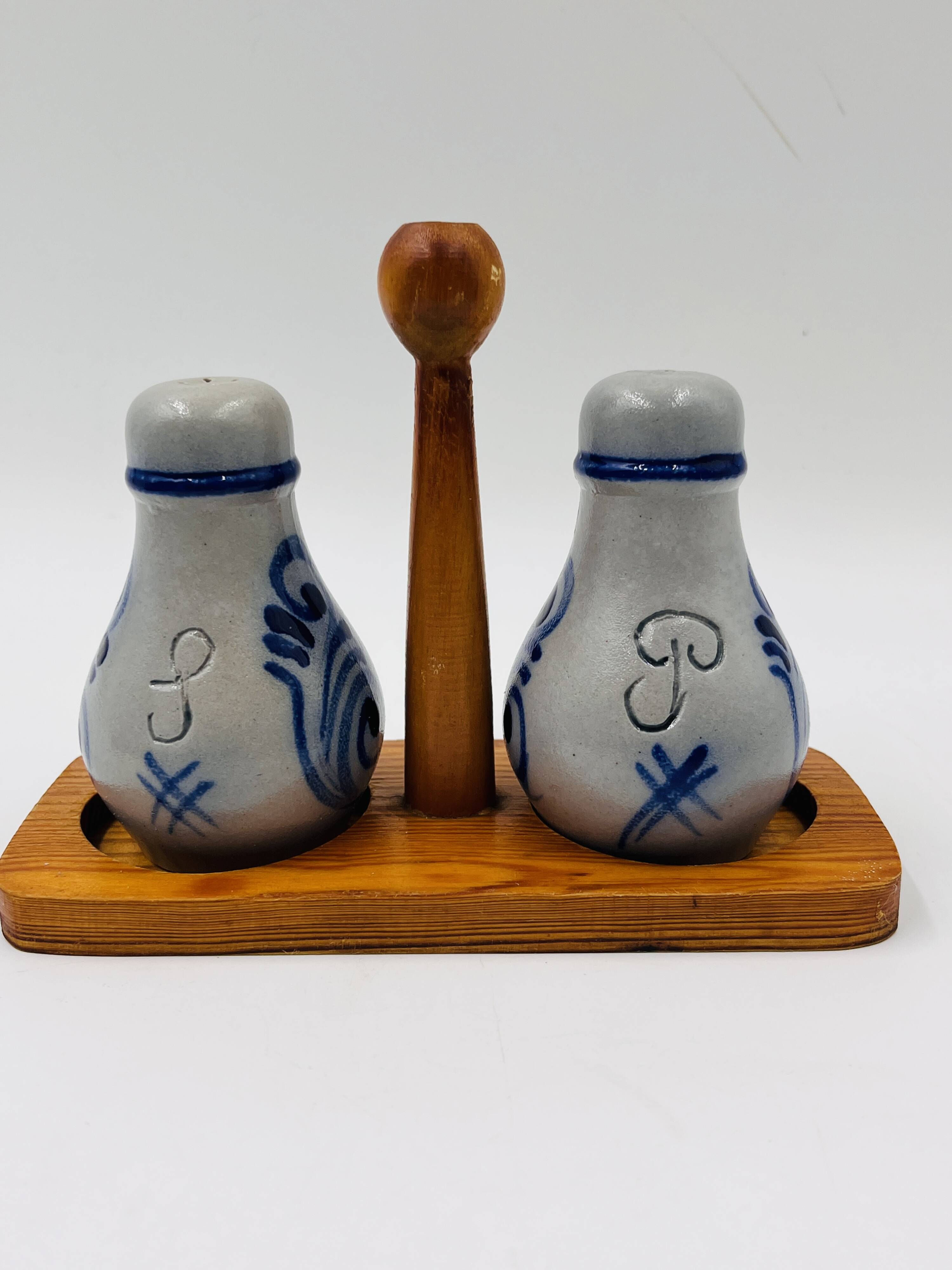 Alsatian stoneware pepper and salt set