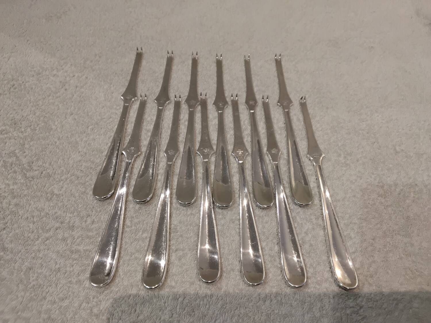 6 silver-plated metal lobster forks by the silversmith Christofle, model Dax.