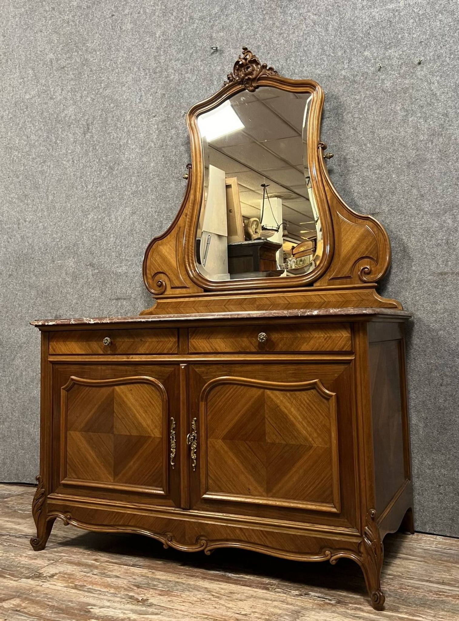 Superb Louis XV style chest of drawers with psyche doors in walnut marquetry circa 1880