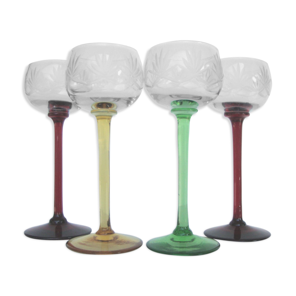 Set de 4 verres calices en cristal taillé