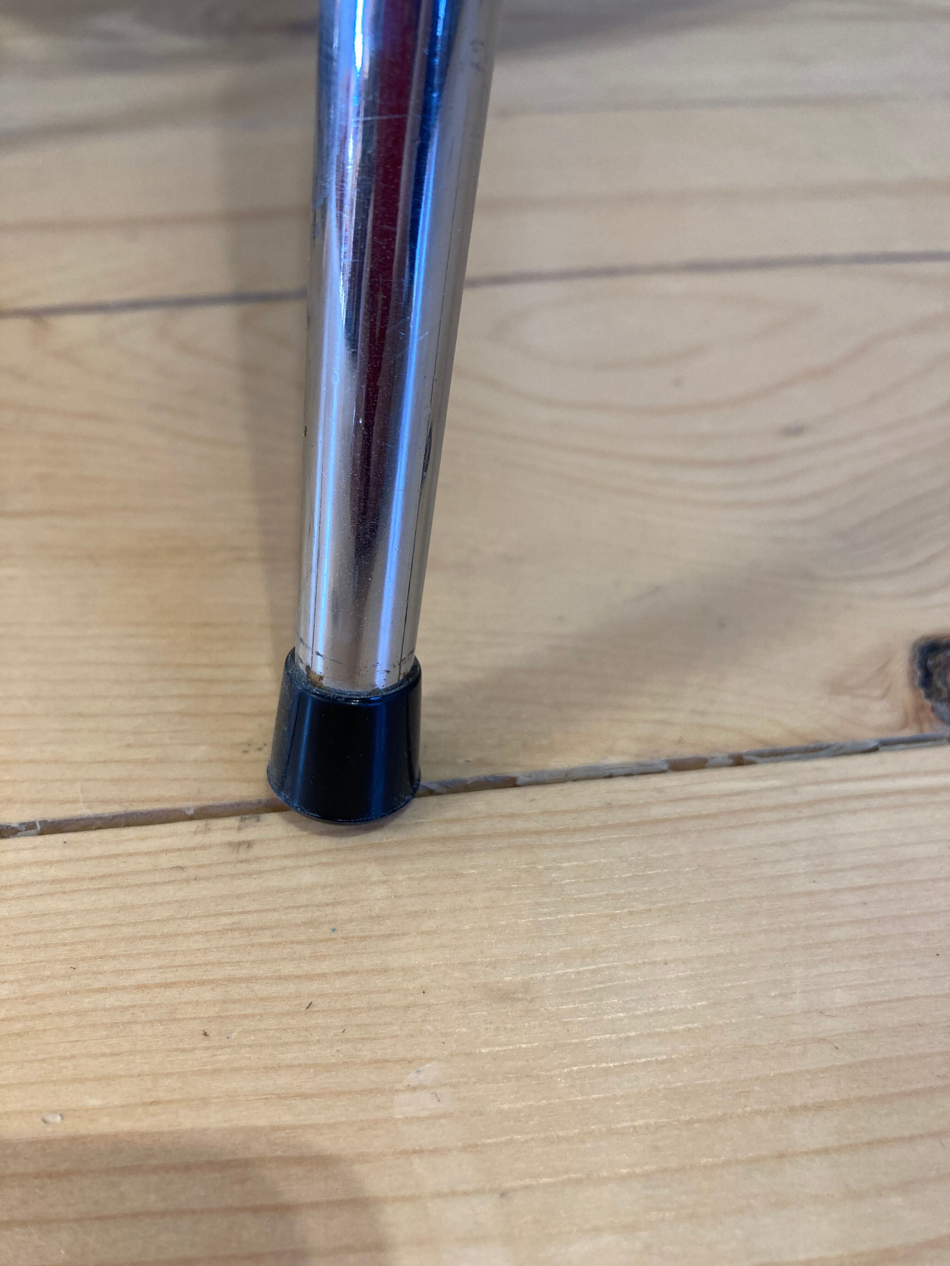 Chaises formica vintage revisitées