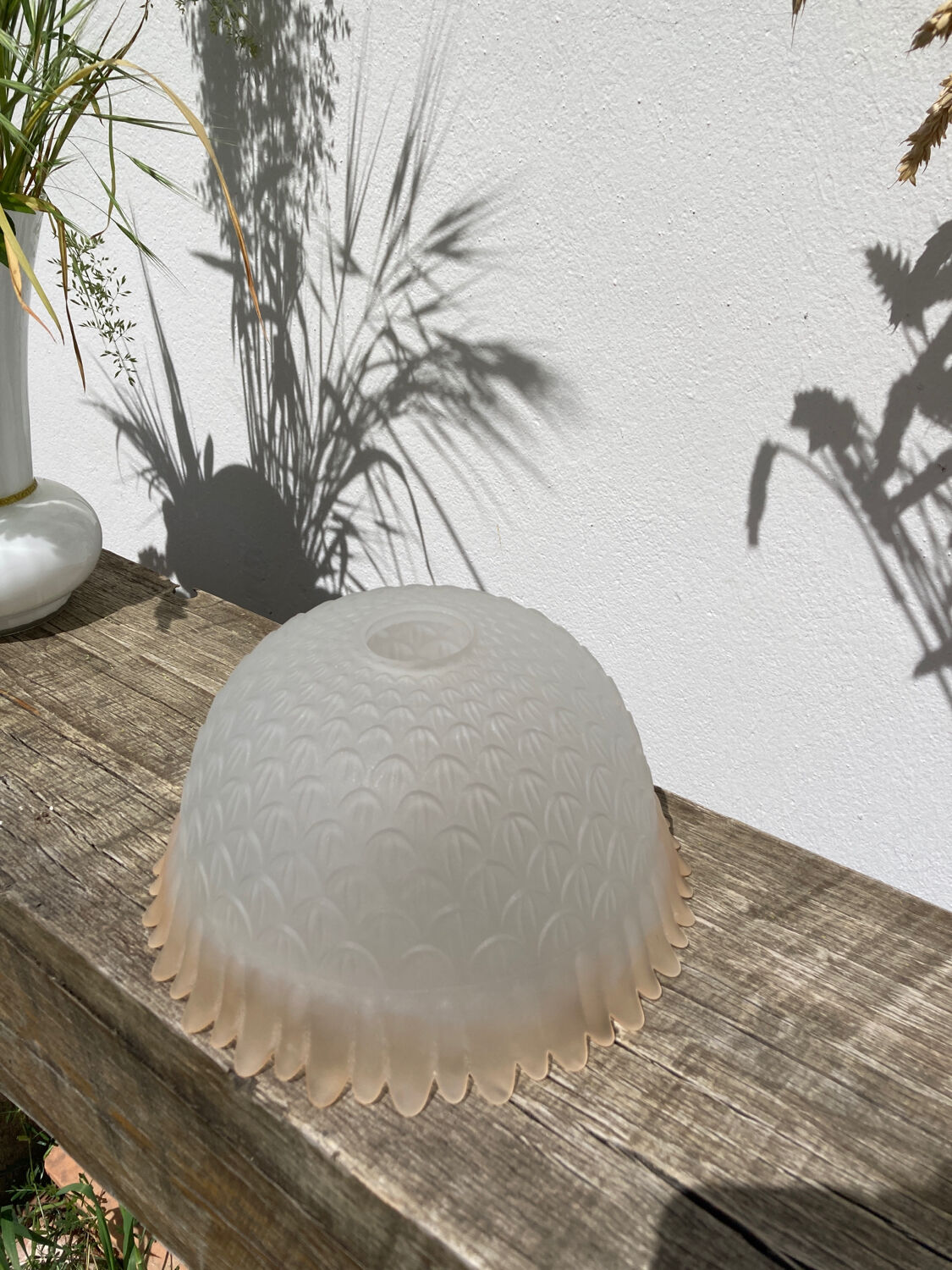 Antique white frosted glass or pendant lamp