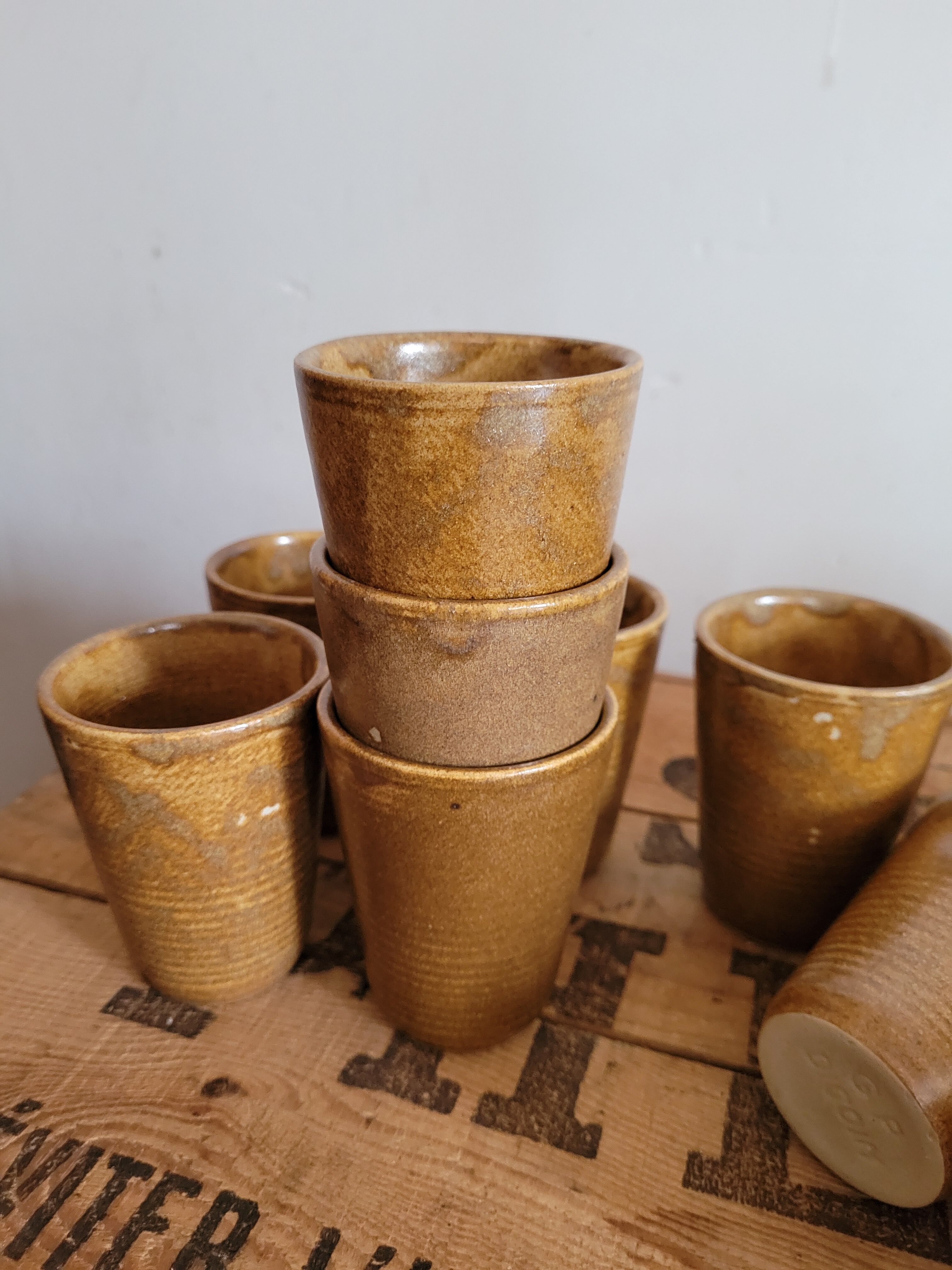 14 cups Digoin sandstone