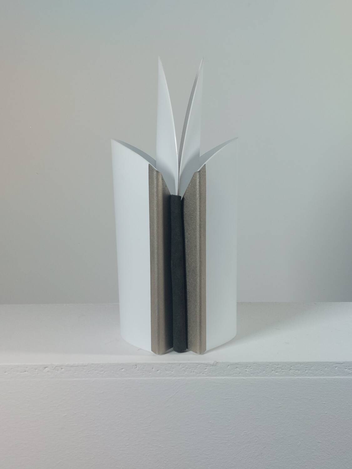 Vintage Sun Ra table lamp by Samuel Parker, Italian design.